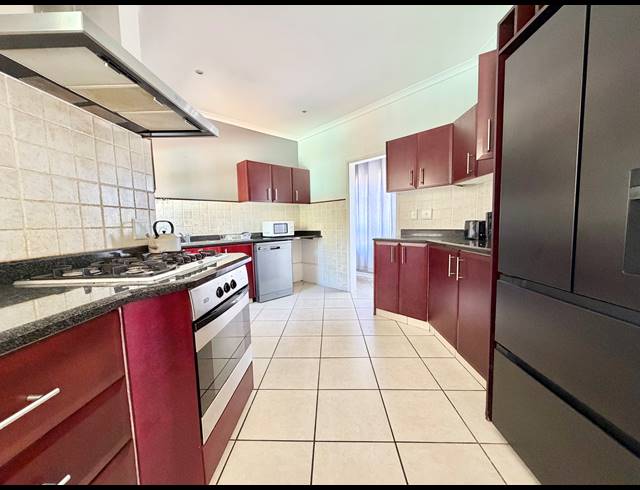 5 BEDROOM HOUSE FOR SALE IN BALLITO CENTRAL